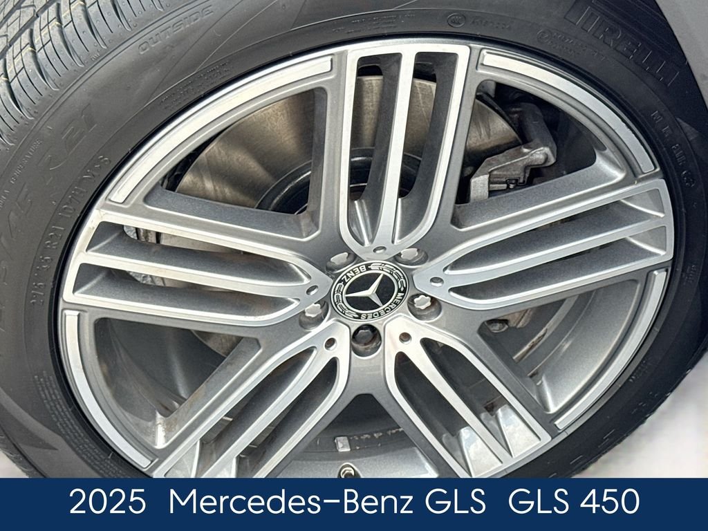 Used 2025  Mercedes-Benz GLS 450 image 13