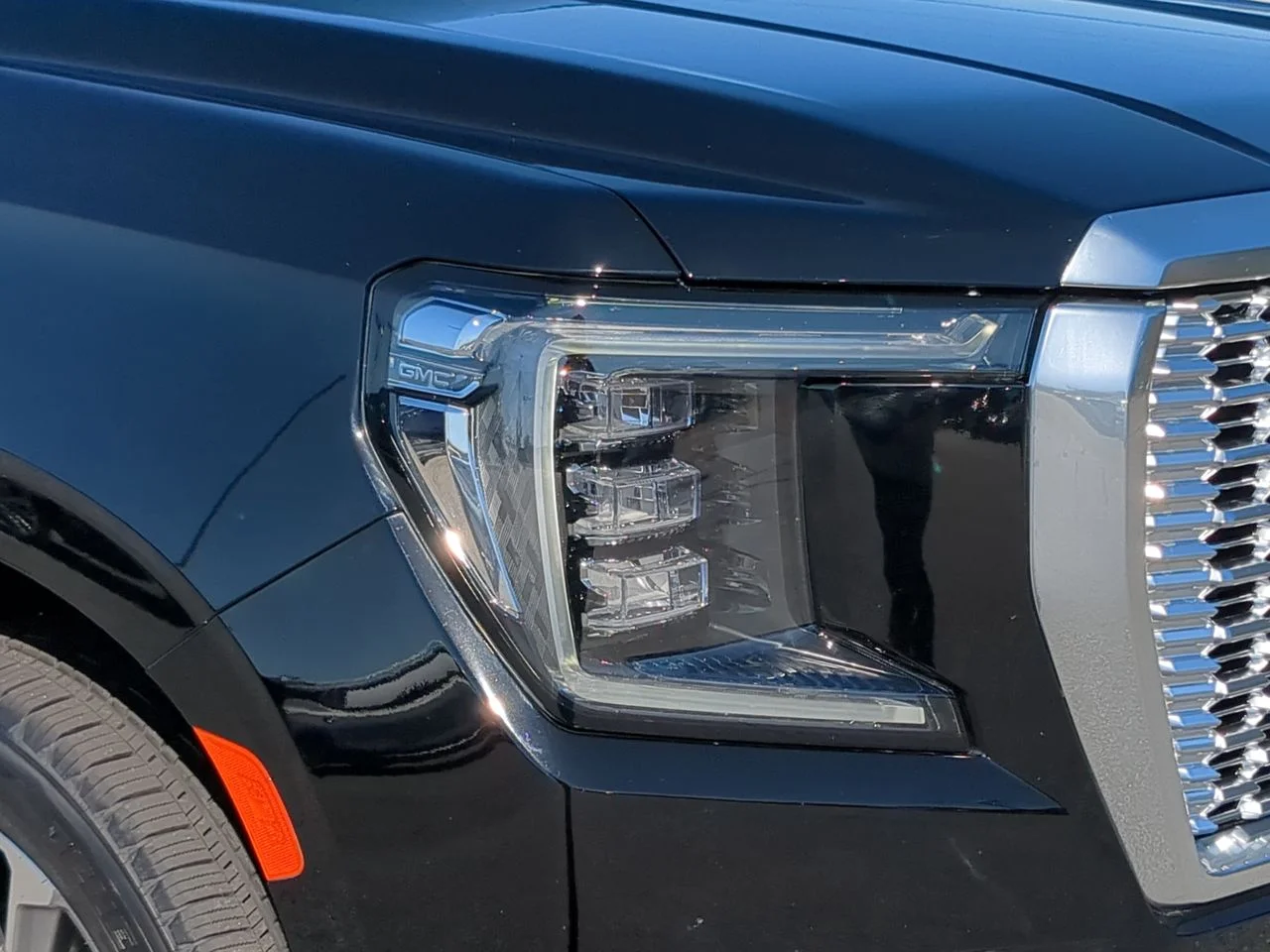 2021 GMC Yukon Denali - Photo 44