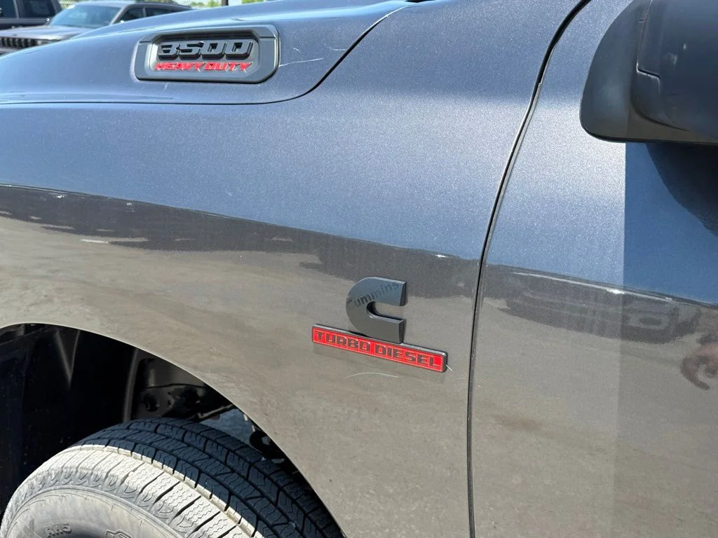 New 2026 Granite Crystal Metallic Clear-Coat Exterior Paint RAM Tradesman image 11