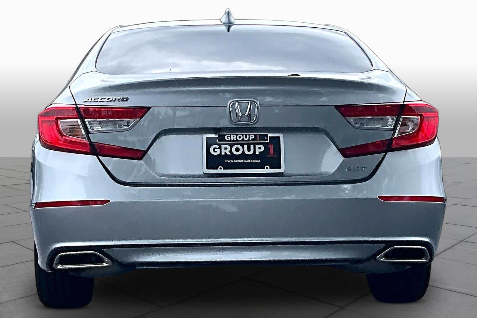 Used 2018 Lunar Silver Metallic Honda EX-L 2.0T image 5