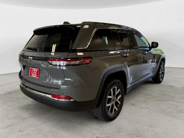 New 2027 Gray Jeep Laredo image 6