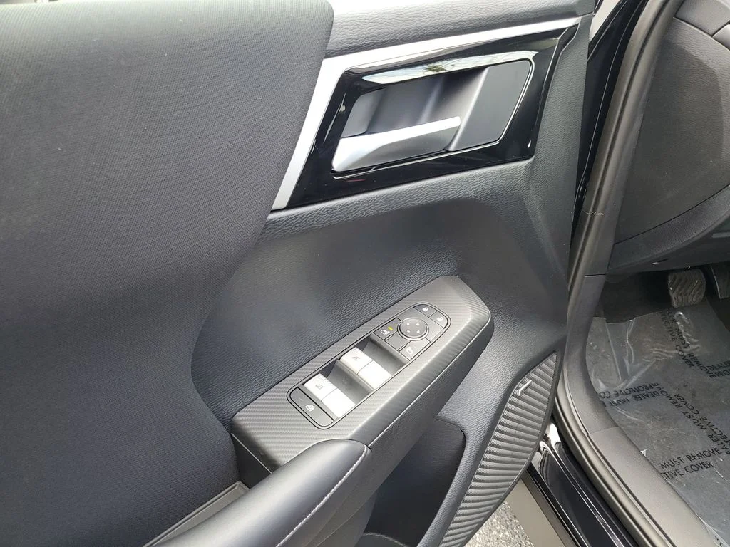 New 2026 Black Mitsubishi ES image 18