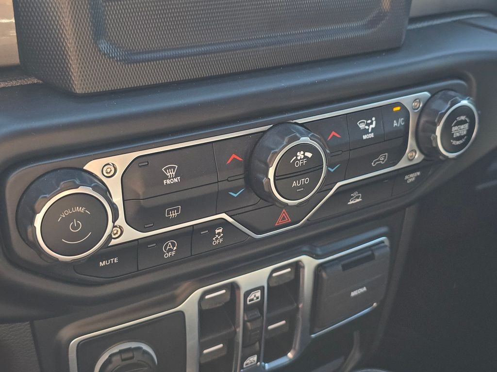 Used 2021 Red Jeep Unlimited Sahara image 35
