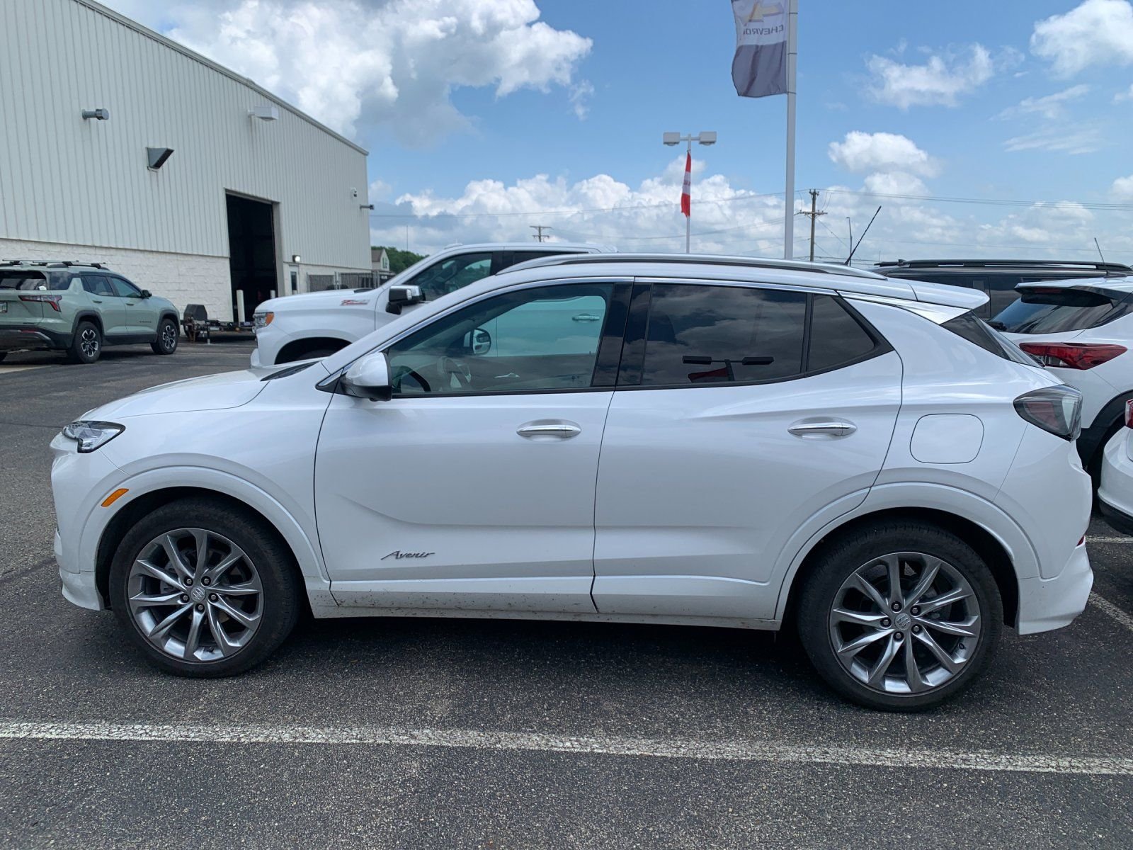 Used 2024 White Buick Avenir image 5
