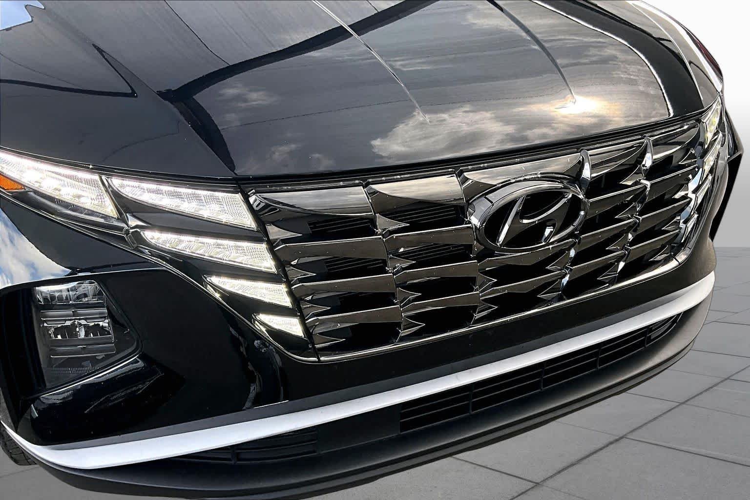 Used 2022 Phantom Black Hyundai SEL image 30