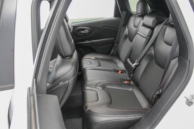 Used 2019 White Jeep Trailhawk 4x4 image 18