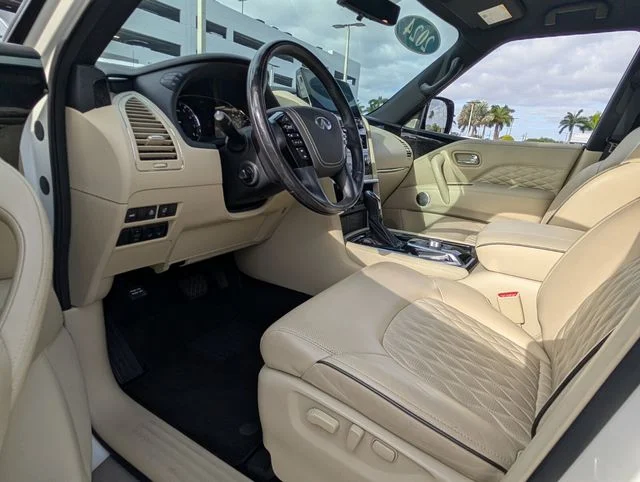 Used 2024 White INFINITI Sensory image 6