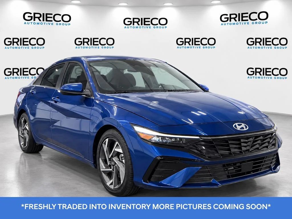 Used 2025 Blue Hyundai SEL Convenience image 1