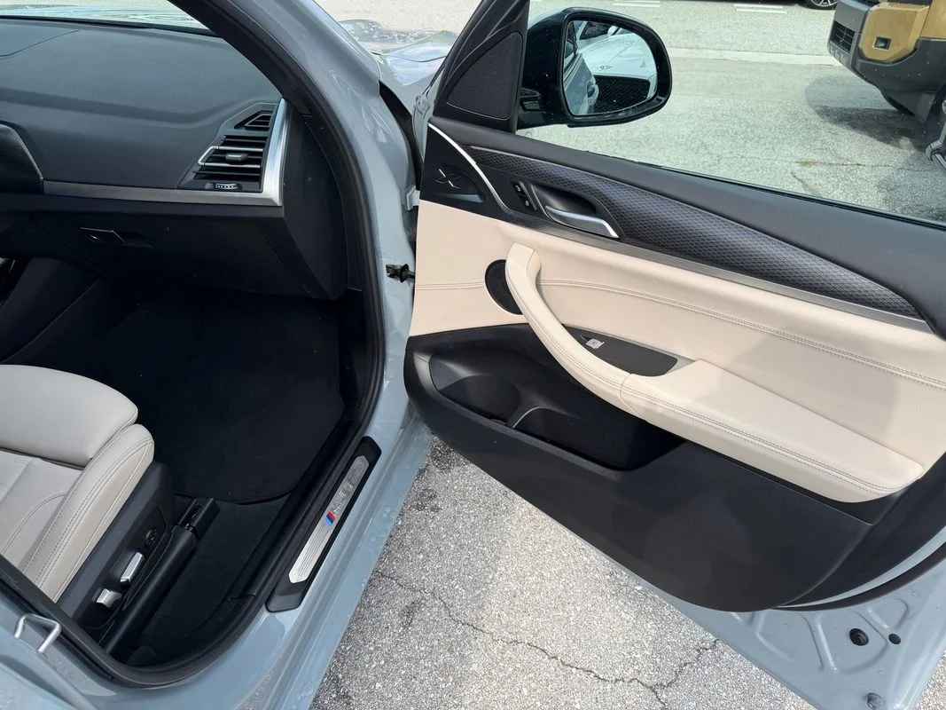 Used 2024  BMW xDrive30i image 24