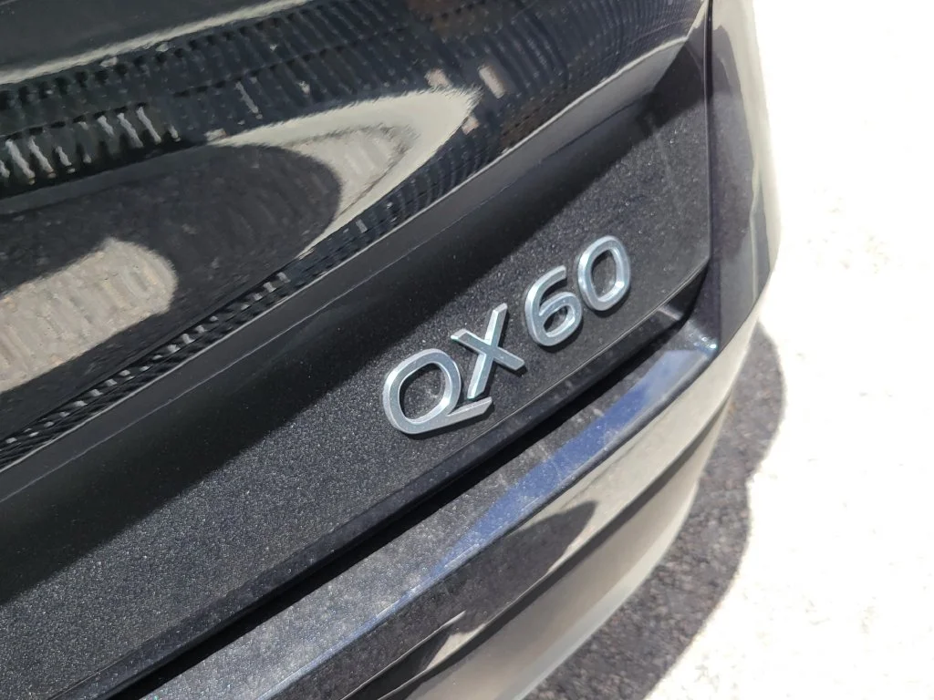 New 2027 MINERAL BLACK INFINITI Luxe FWD image 5