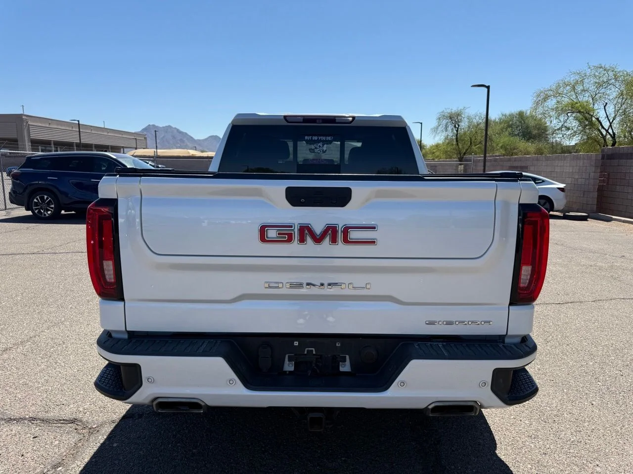 Used 2019 White Frost Tricoat GMC Denali image 6