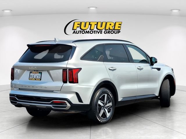 Used 2022 Silver Kia S image 4
