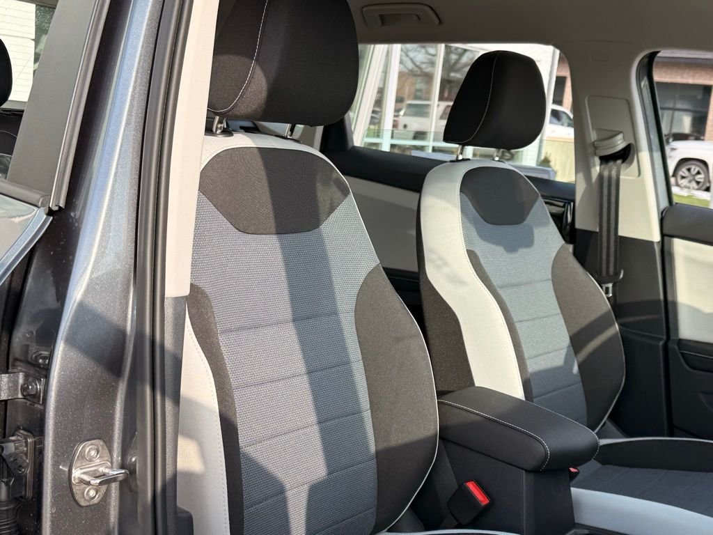 New 2026 Platinum Gray Metallic Volkswagen 1.5T S image 23