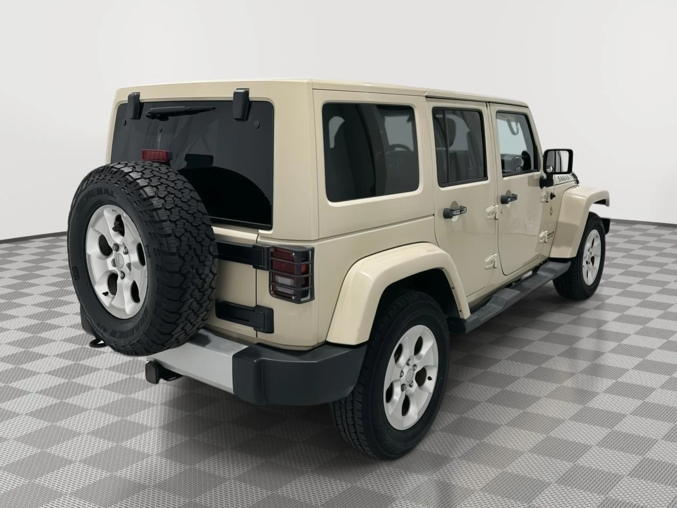 Used 2011 Tan Jeep Sahara image 5