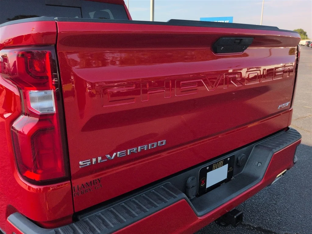 Used 2019 RED HOT Chevrolet RST image 32