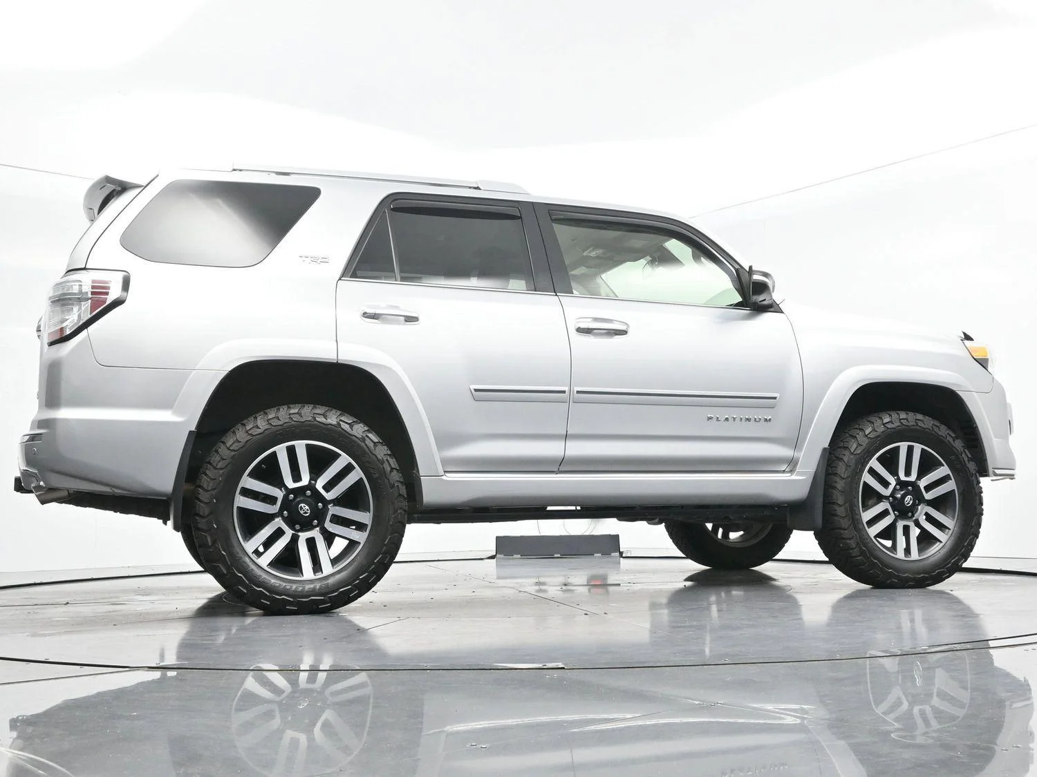 Used 2021 Classic Silver Metallic Toyota Limited image 60