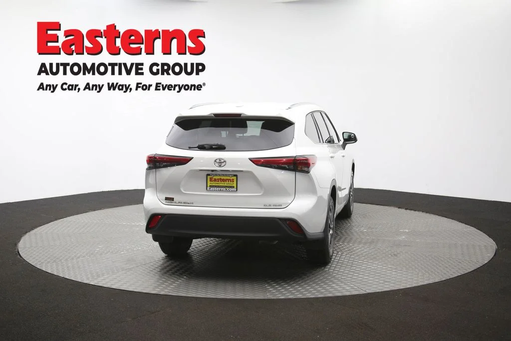 Used 2021 White Toyota XLE image 40