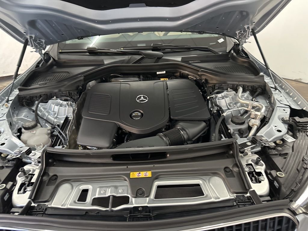 Used 2026 Silver Mercedes-Benz GLC 300 image 30