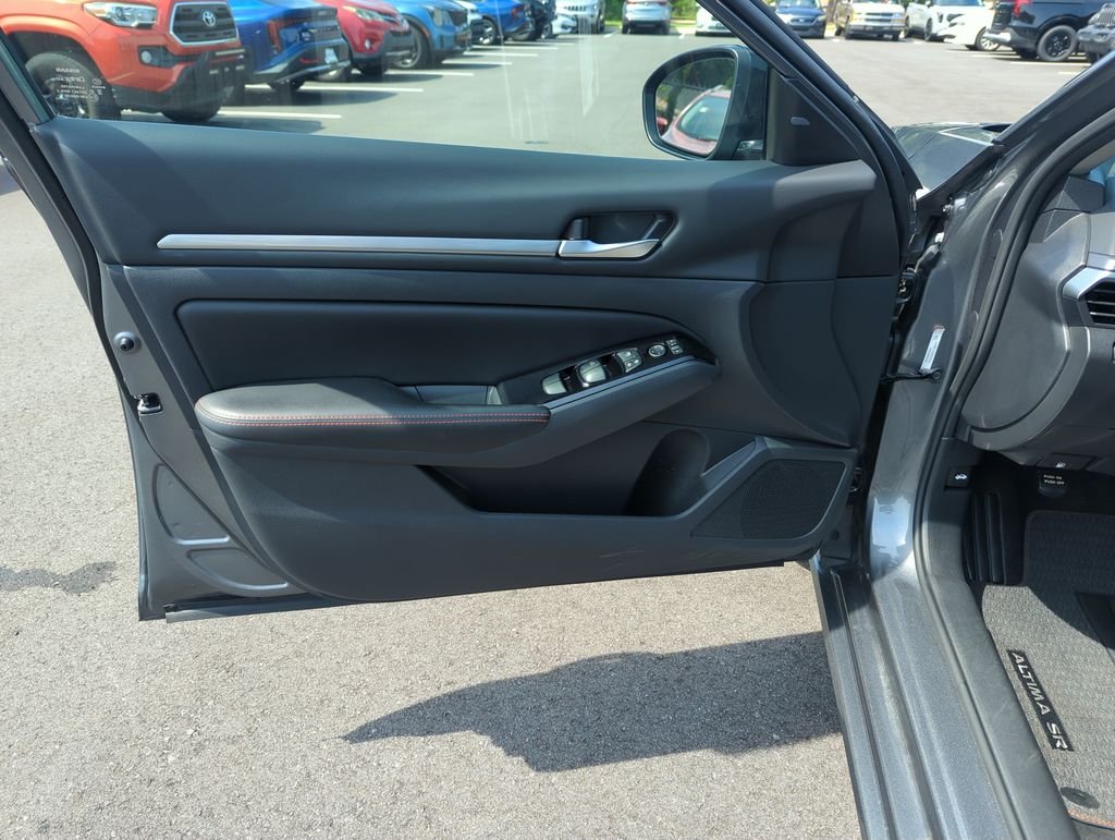 Used 2024 Gray Nissan 2.5 SR image 18