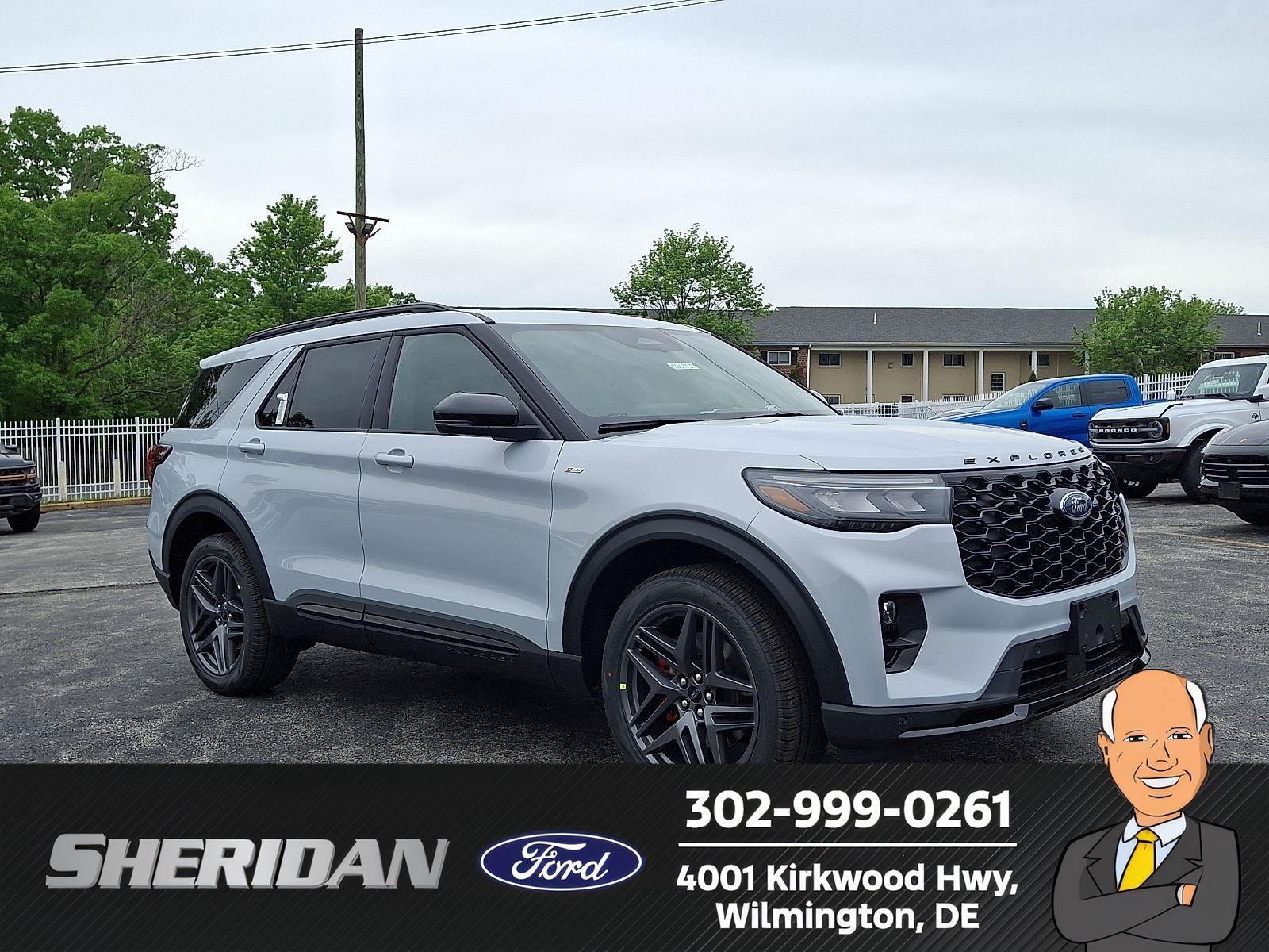 New 2026 Space White Metallic Ford ST-Line image 1