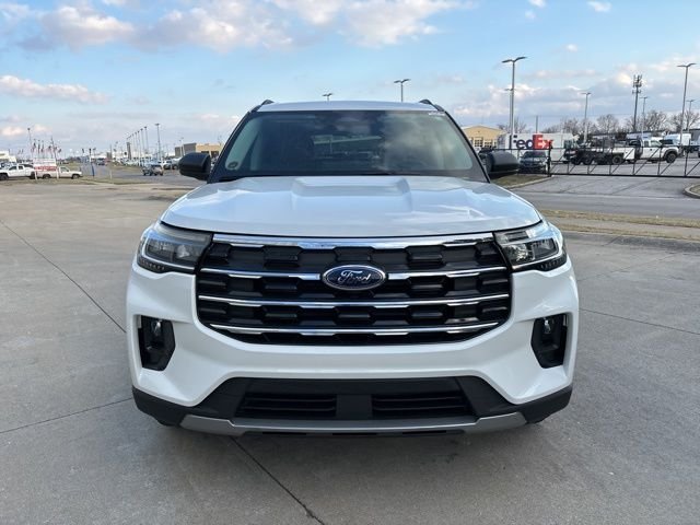New 2026 Star White Metallic Tri-Coat Ford Active image 4