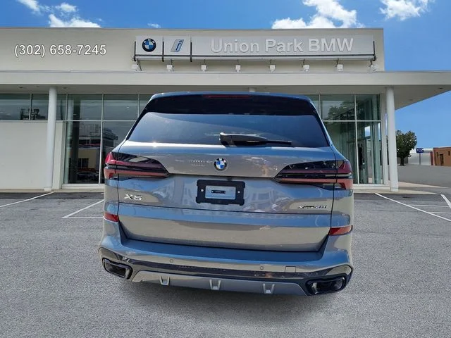 New 2026 Skyscraper Grey Metallic BMW xDrive40i image 5