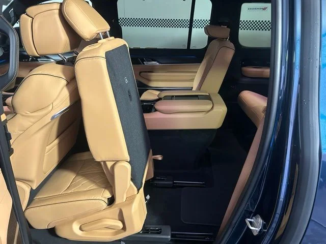 New 2026 Fathom Blue Pearl-Coat Exterior Paint (Late Availability) Jeep Grand Wagoneer image 47