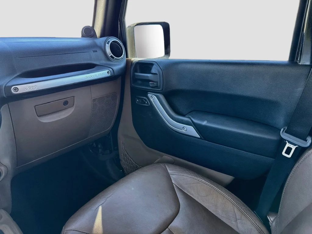 Used 2014 Black Jeep Unlimited Rubicon image 26