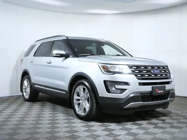 Used 2017 Silver Ford Limited image 1