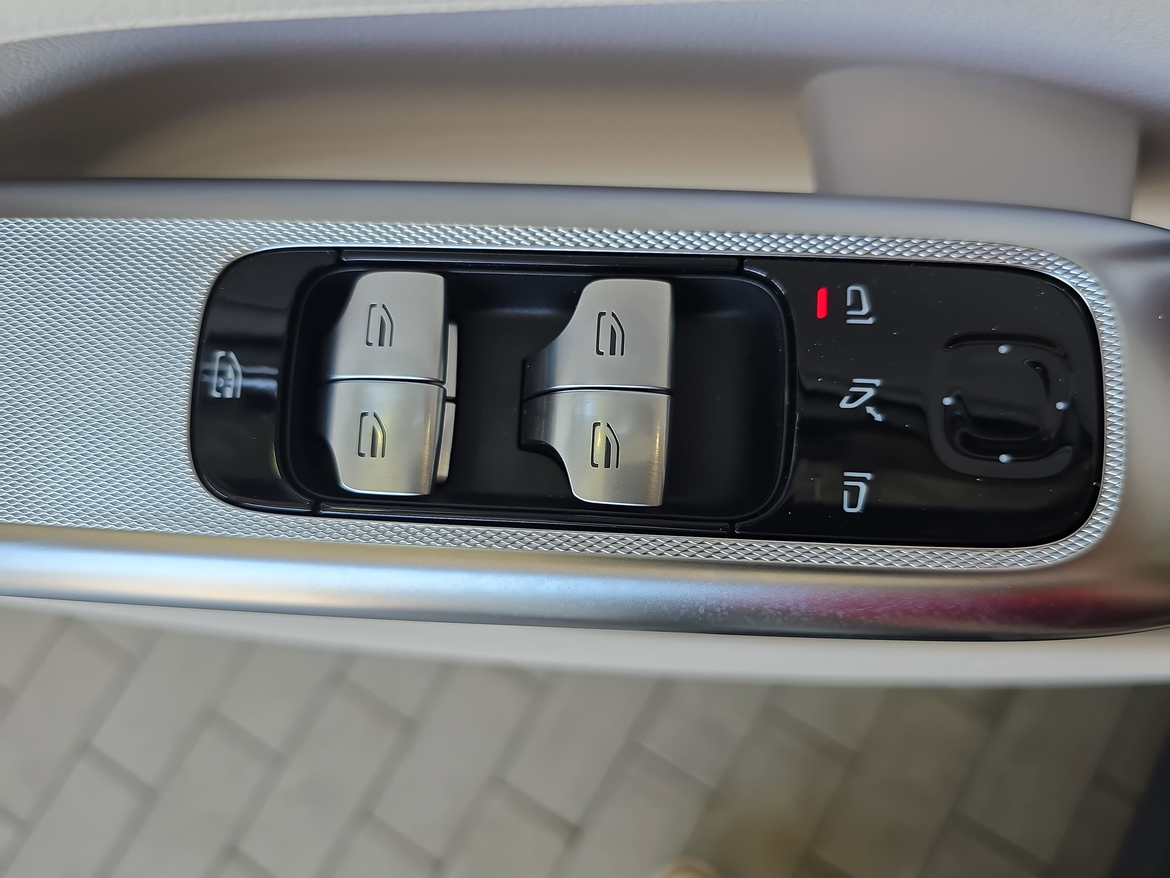 New 2026 Cirrus Silver Metallic Mercedes-Benz GLC300 image 28