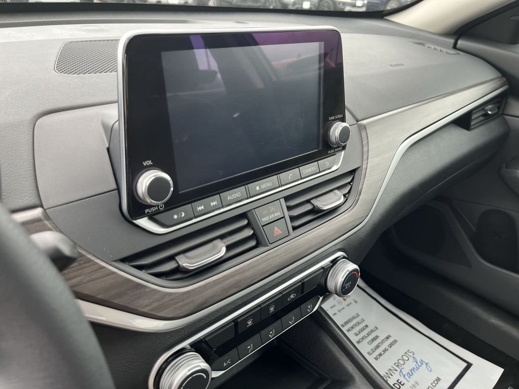 Used 2025 Gun Metallic Nissan 2.5 SV image 15