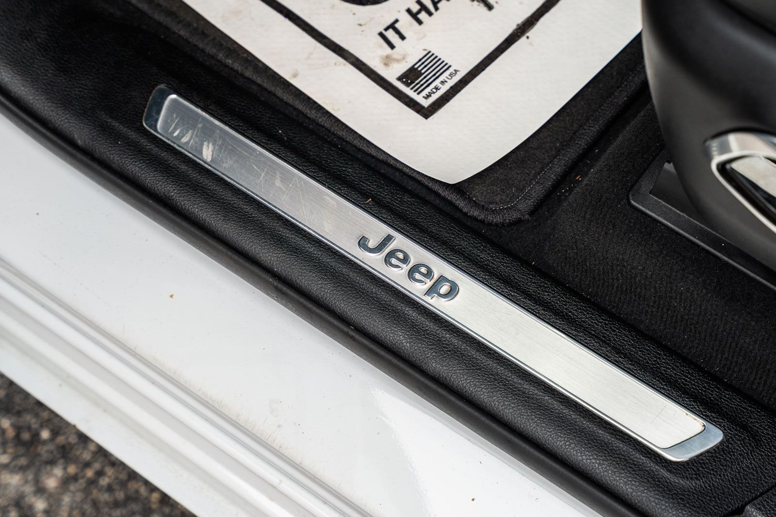 Used 2022 White Jeep Overland image 26