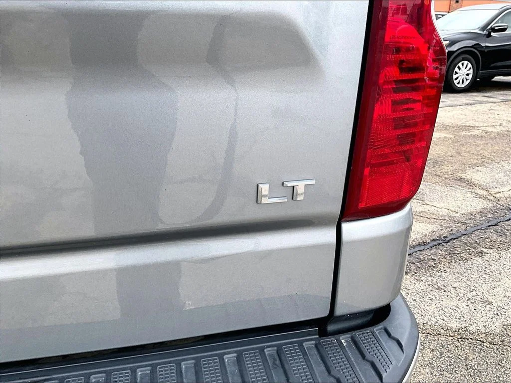 Used 2023 Gray Chevrolet LT image 27