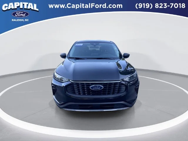 Used 2023 Black Ford Active image 3
