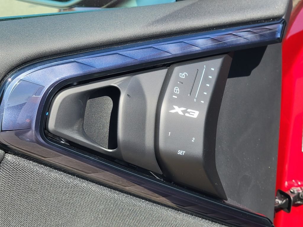 2025 BMW X3 30 - Photo 17
