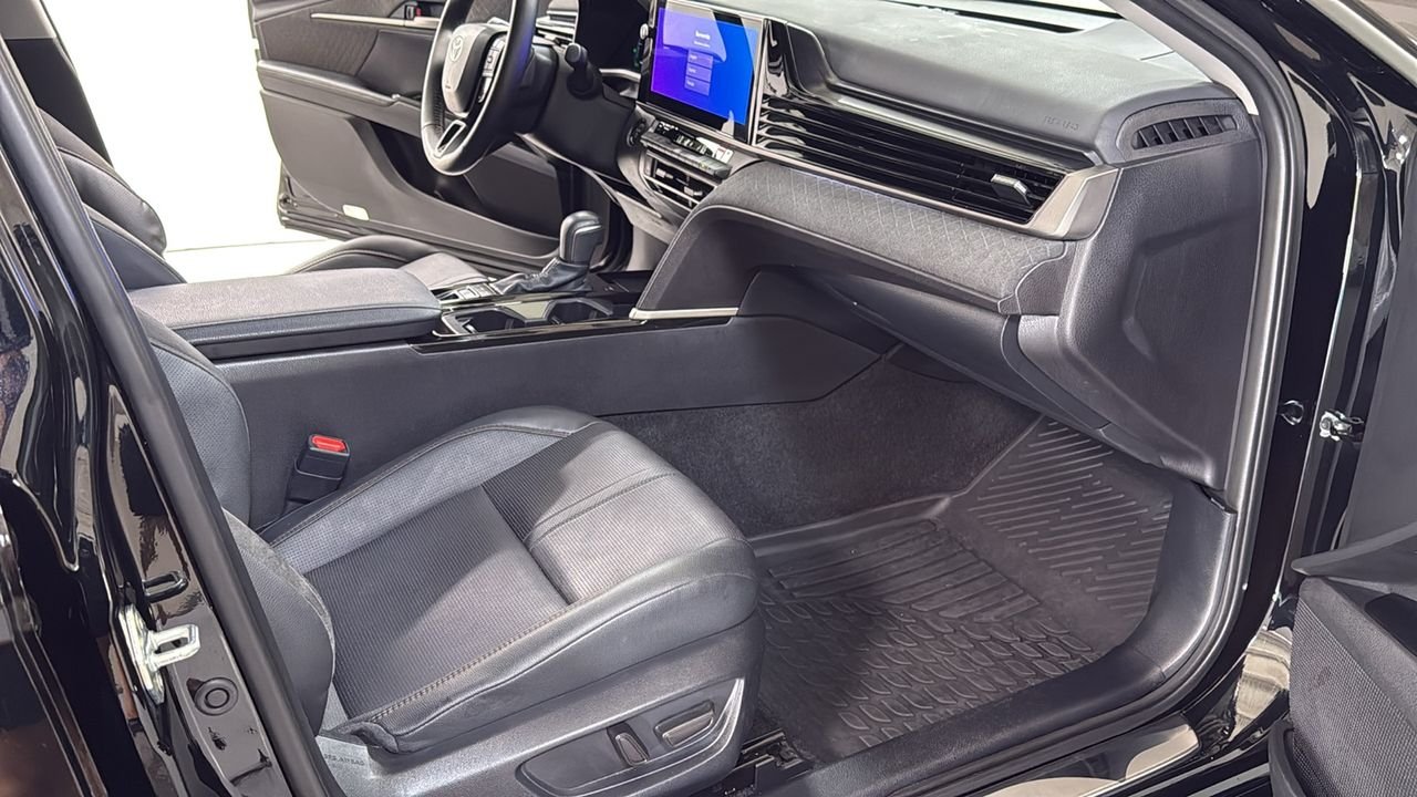 Used 2025 Black Toyota XLE image 18