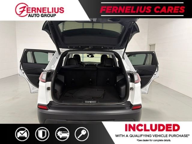 Used 2022 White Jeep Latitude Lux image 20