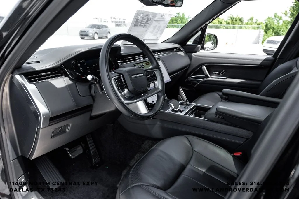 Used 2023 Black Land Rover Autobiography image 2
