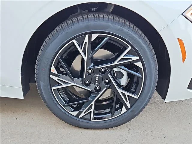 New 2026 Snow White KIA GT-Line All-Wheel Drive image 5