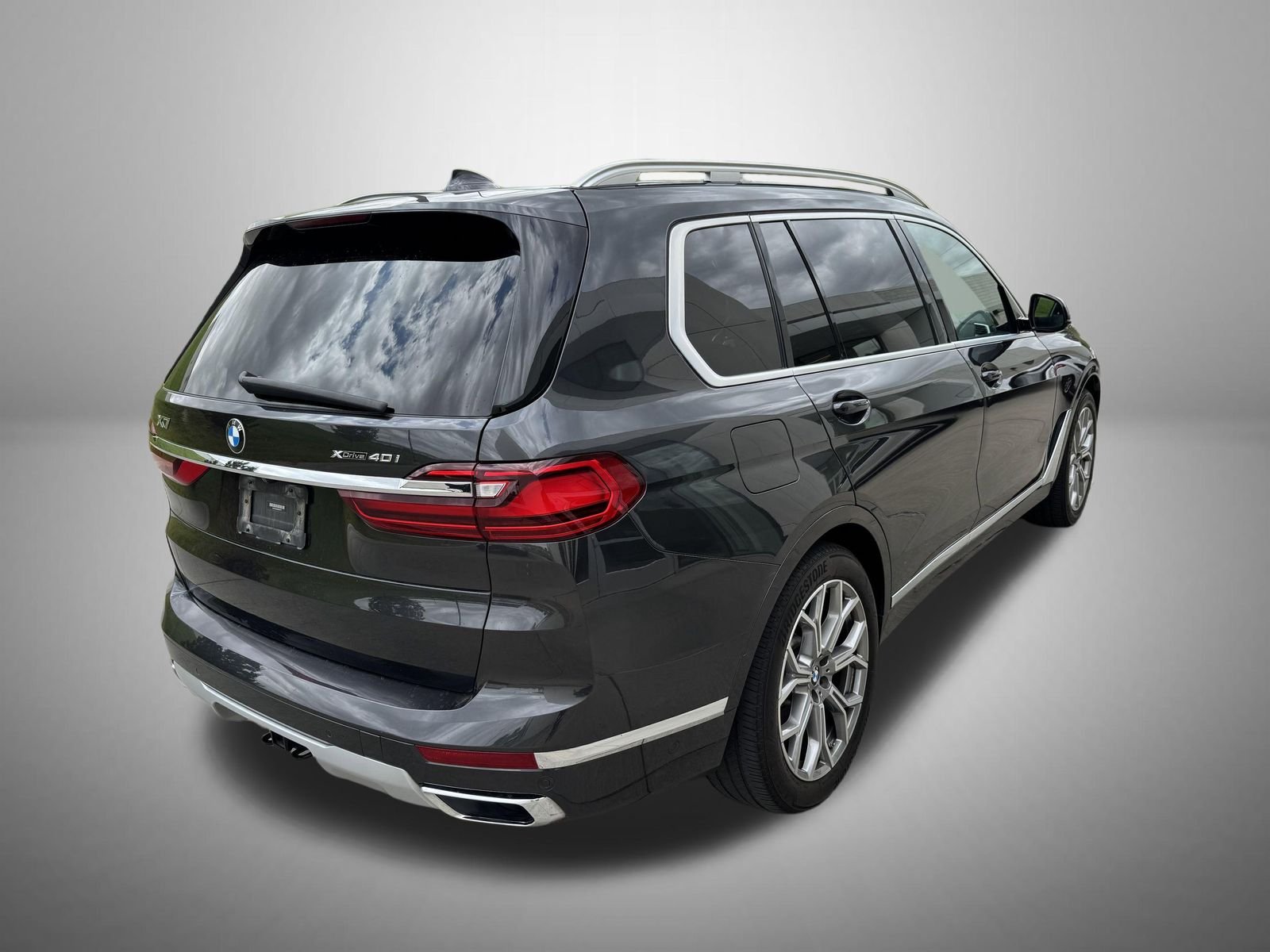 Used 2021 Gray BMW xDrive40i image 4