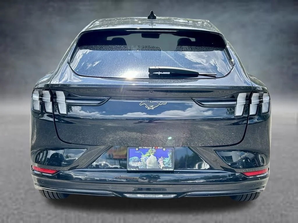 Used 2023 Shadow Black Ford Premium image 6