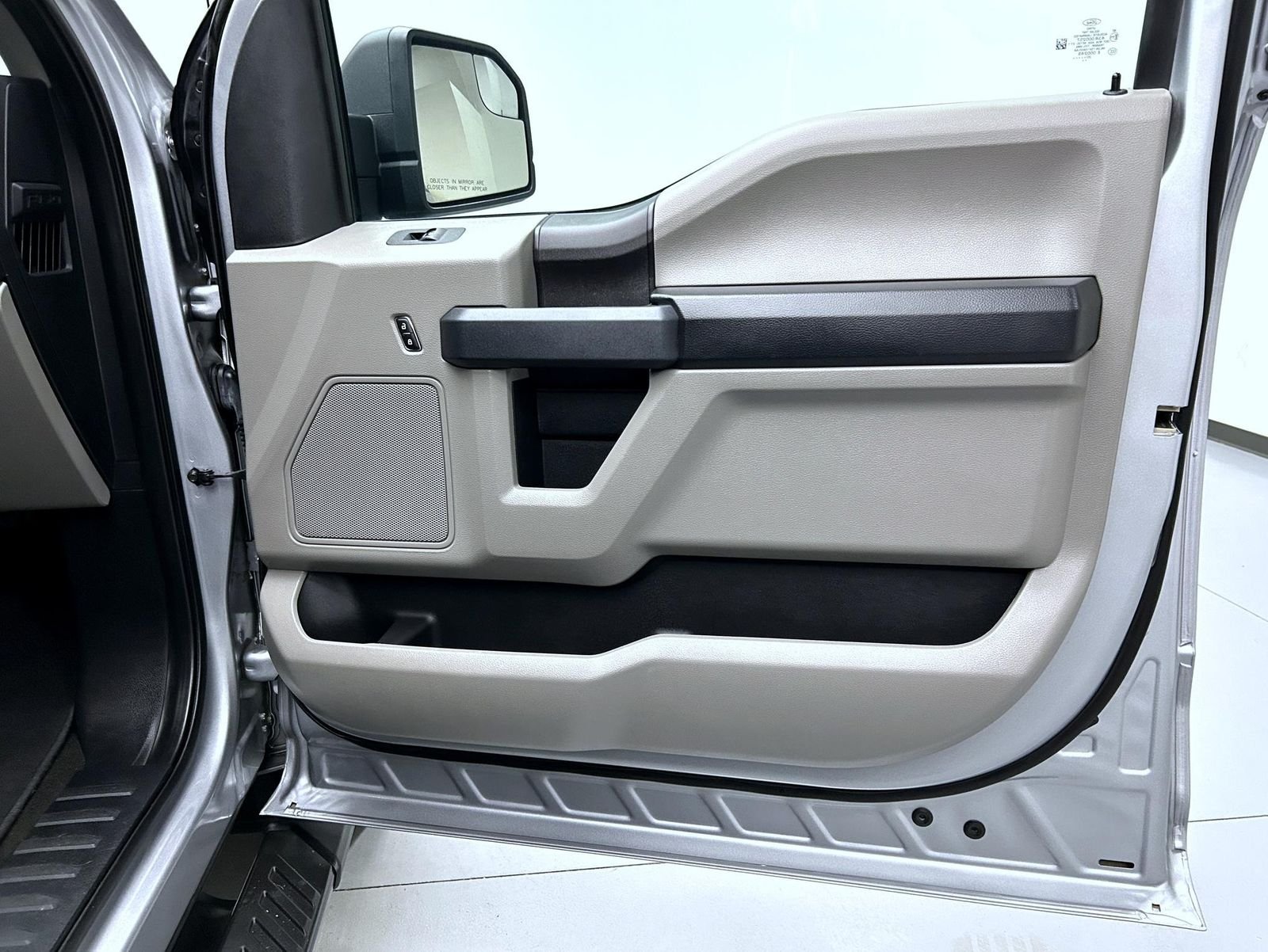 Used 2020 Silver Ford XL image 16