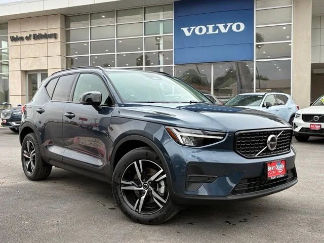 New 2026 Volvo XC40 B5 AWD Core