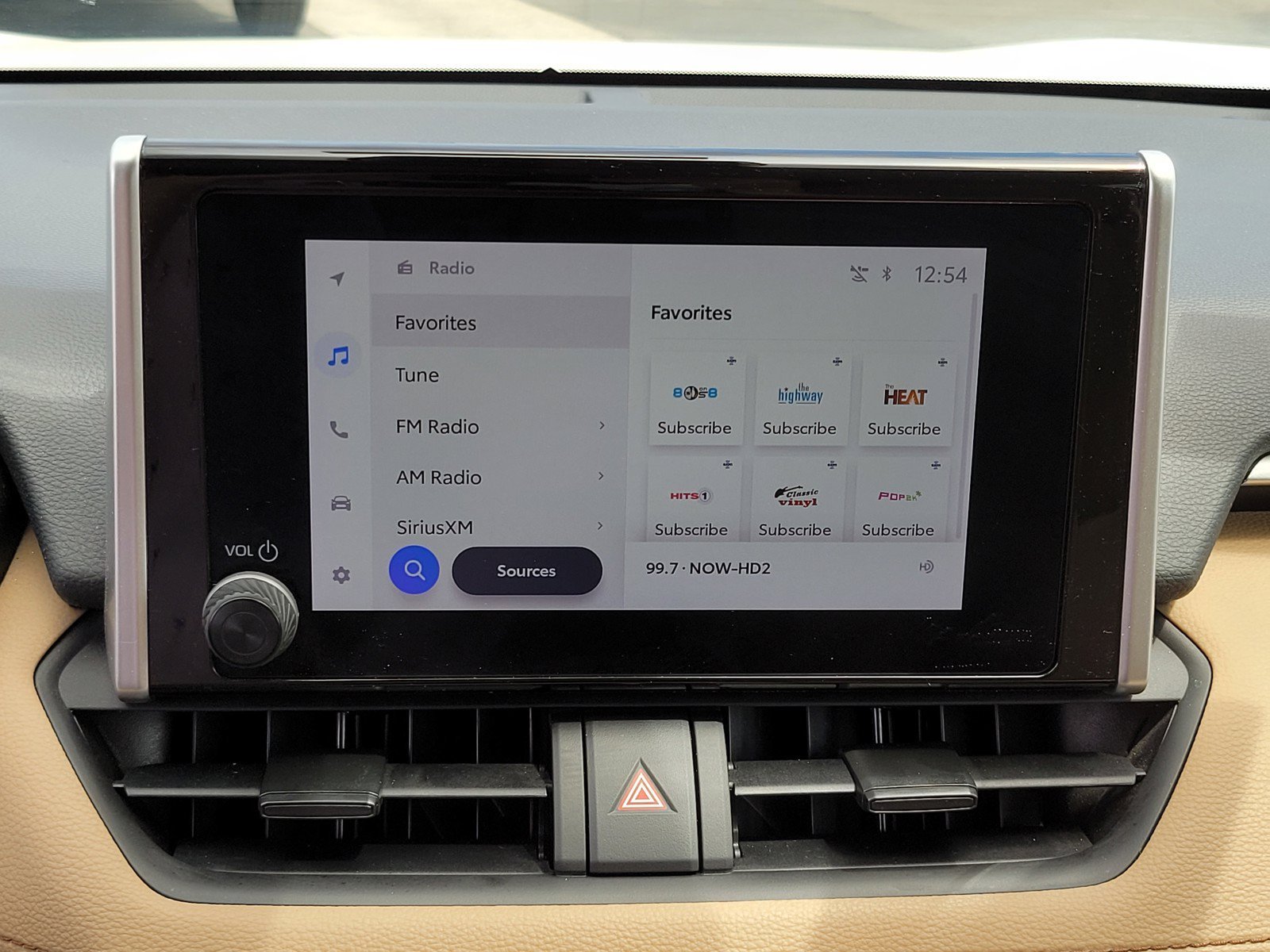 Used 2024  Toyota Hybrid LE image 19