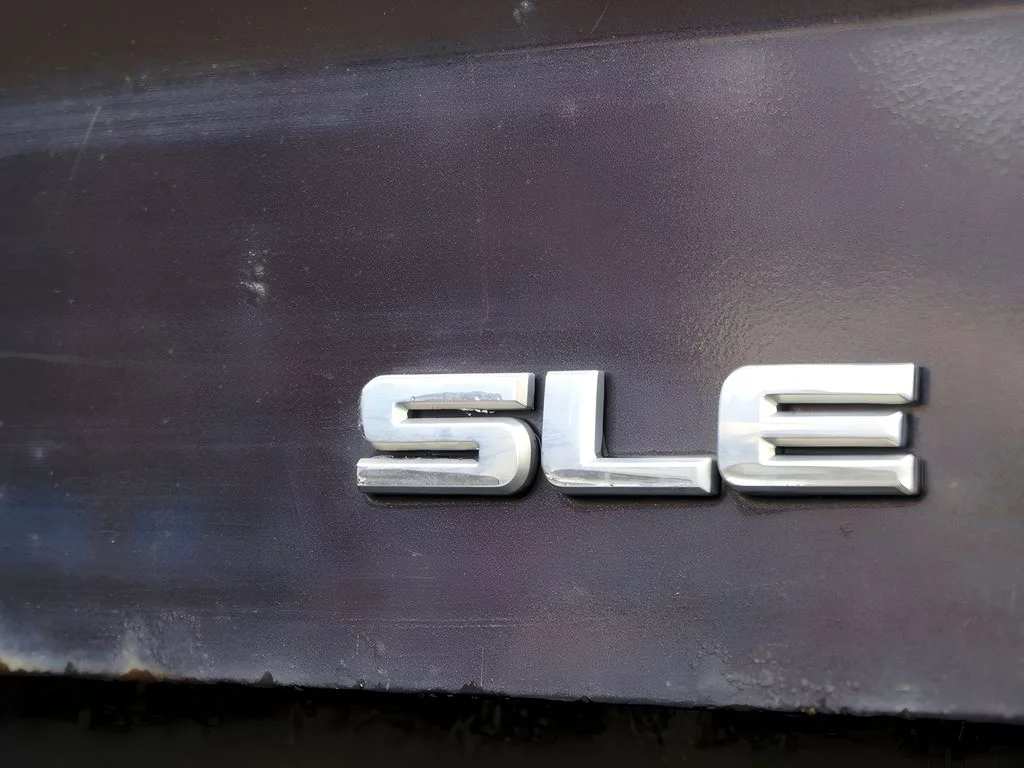 Used 2015 Iridium Metallic GMC SLE image 10
