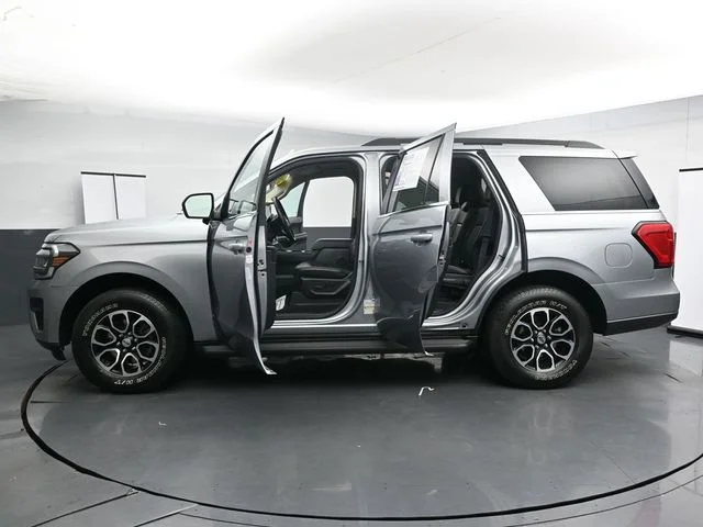 Used 2024 Silver Ford XLT image 39