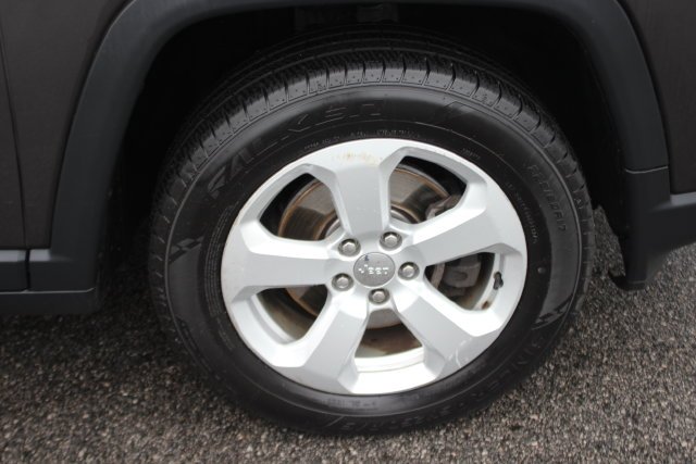 Used 2019 Gray Jeep Latitude image 35