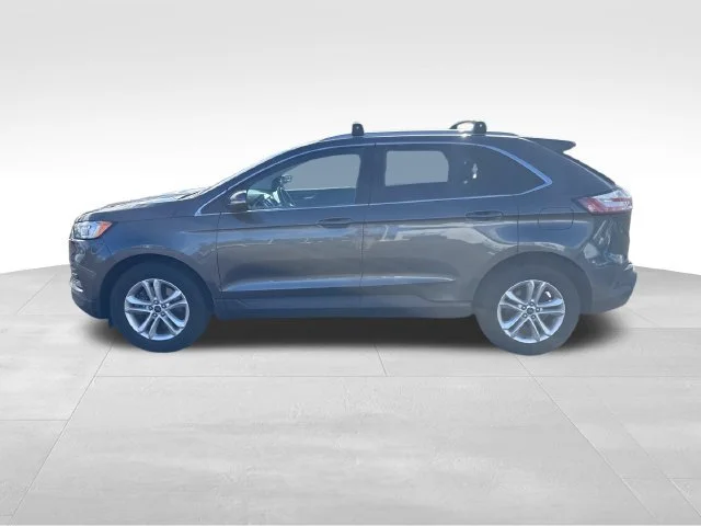 Used 2019 Gray Ford SEL image 2
