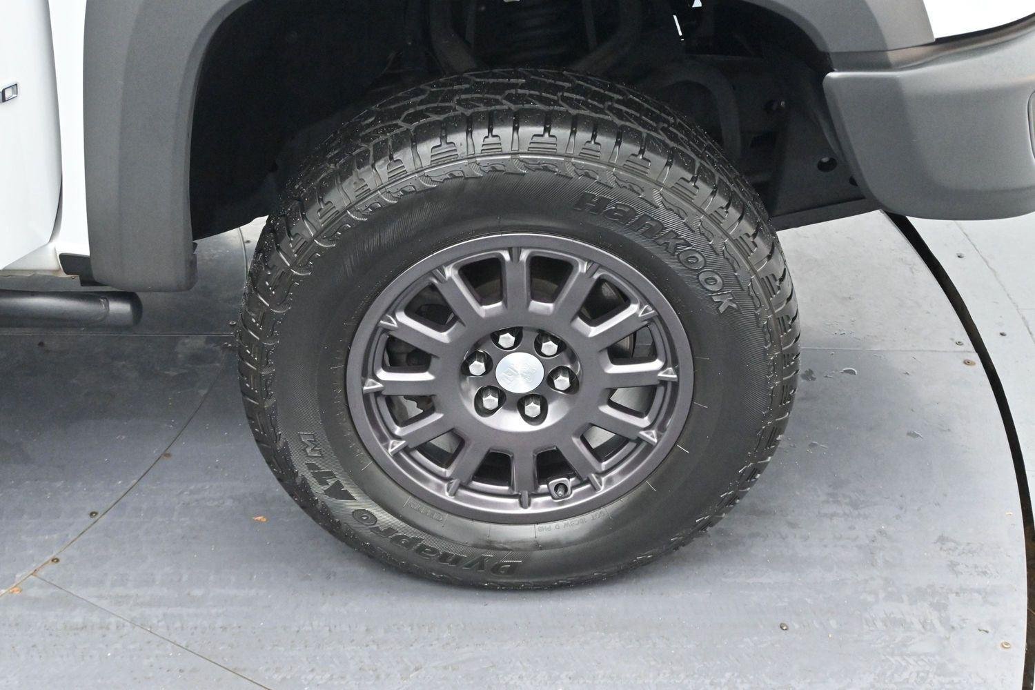 Used 2022 Summit White Chevrolet ZR2 image 30