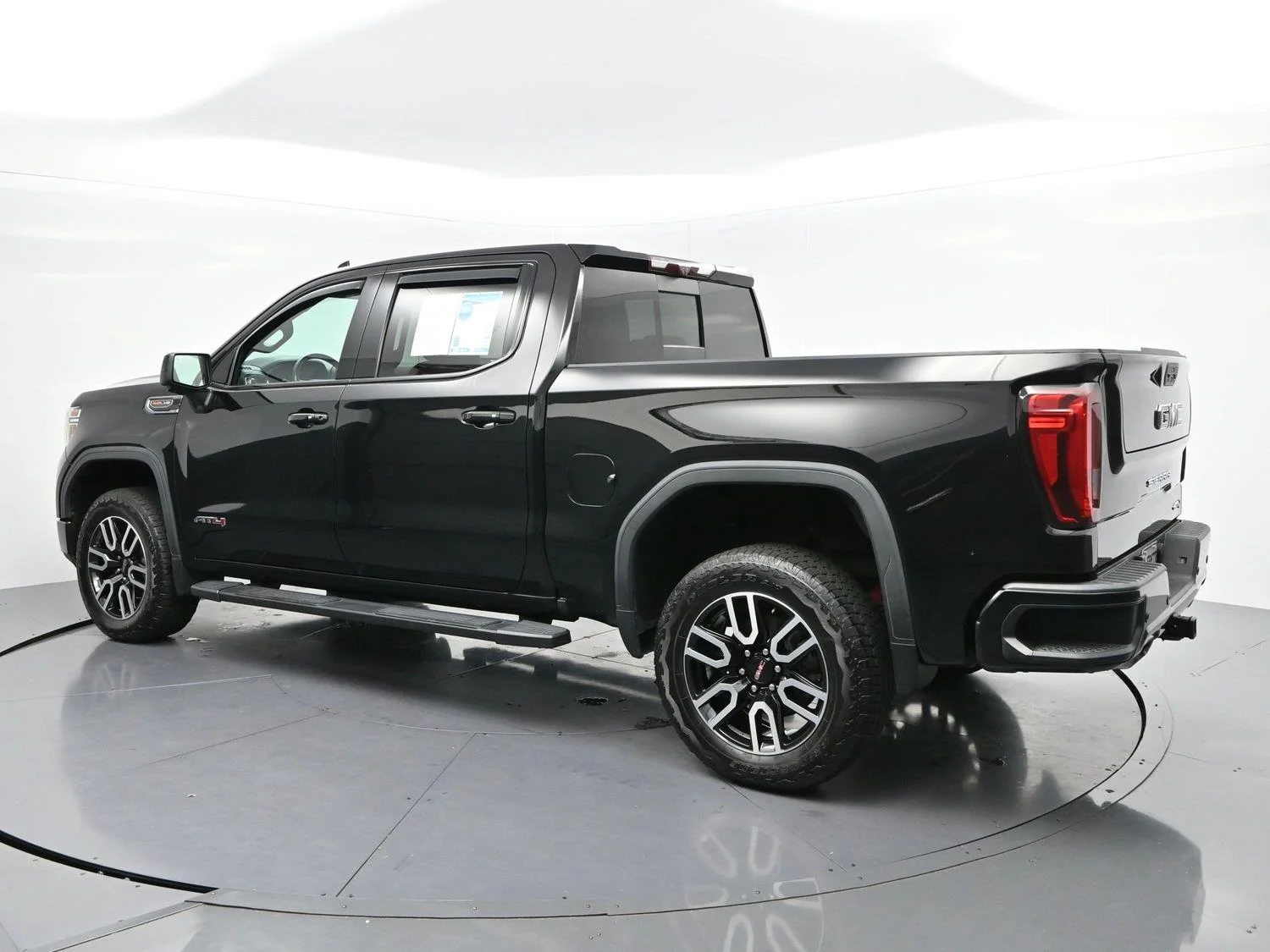 Used 2020 ONYX BLACK GMC AT4 image 5